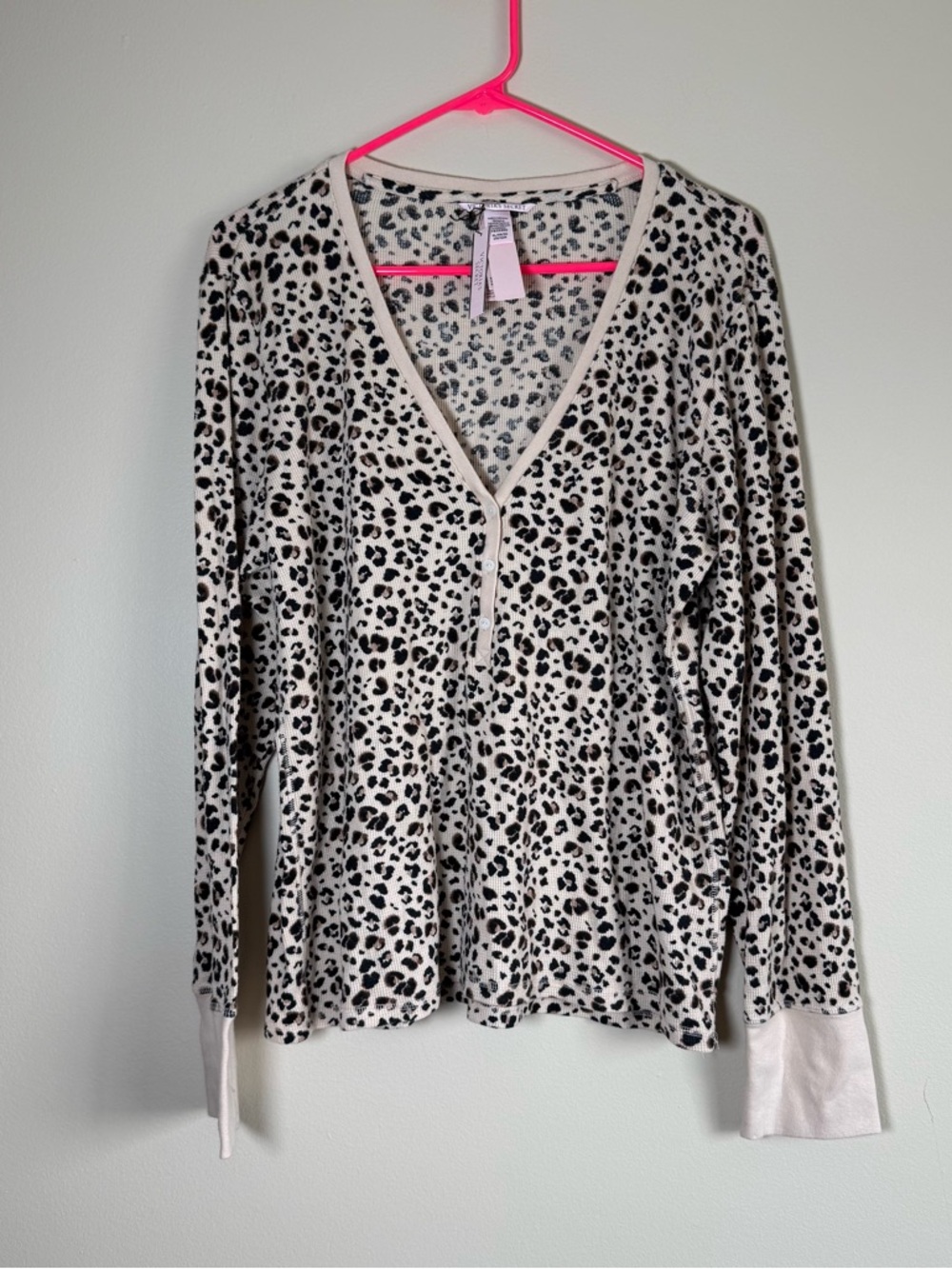 Victoria’s Secret Cheetah Leopard Print V-Neck Long Sleeve Pajama Top Henley XL